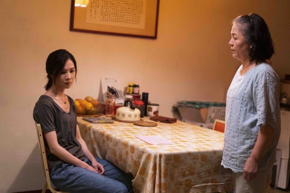 獨居港女被偷拍在家找出針孔鏡頭！驚揭阿媽手機裝閉路電視APP暗中偷窺！「咩私隱都冇晒」