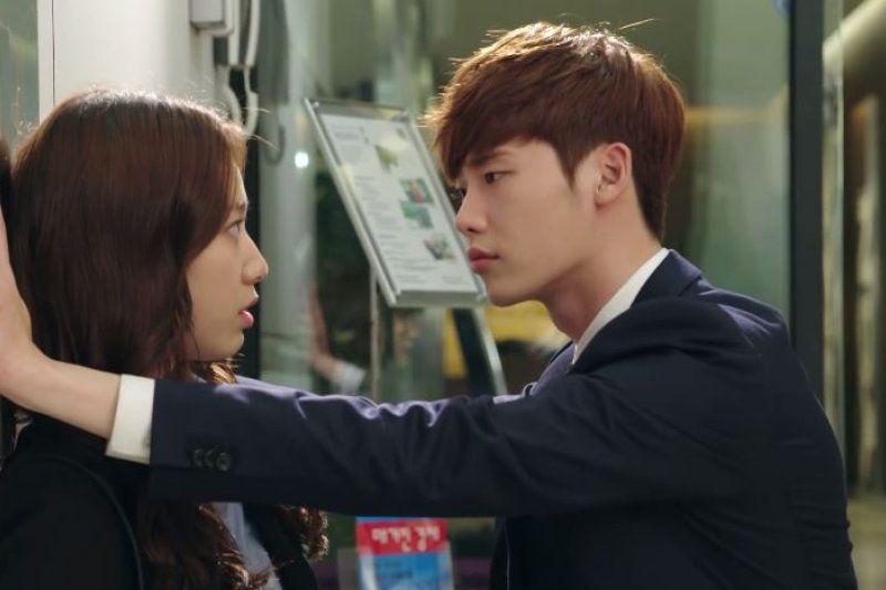 熱話｜港女韓劇「中毒」要男友模仿電影情節！旺角鬧市被迫穿高踭鞋！網民：真實野蠻女友！