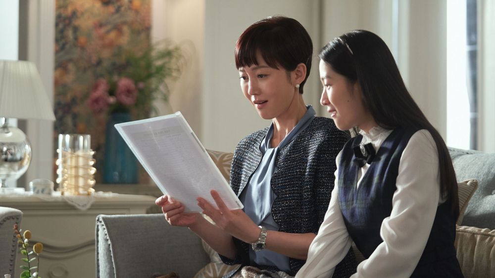 恐怖媽媽向女兒13歲男同學汽水落毒！不忿對方學業優異！設局謀殺陰謀被揭發！