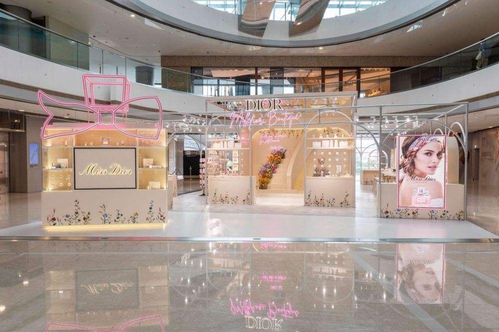 MISS DIOR全新MILLEFIORI彩妝系列開箱！絕美花卉圖騰唇膏/香氛蠟燭/沐浴珍珠！期間限定精品店登陸中環！