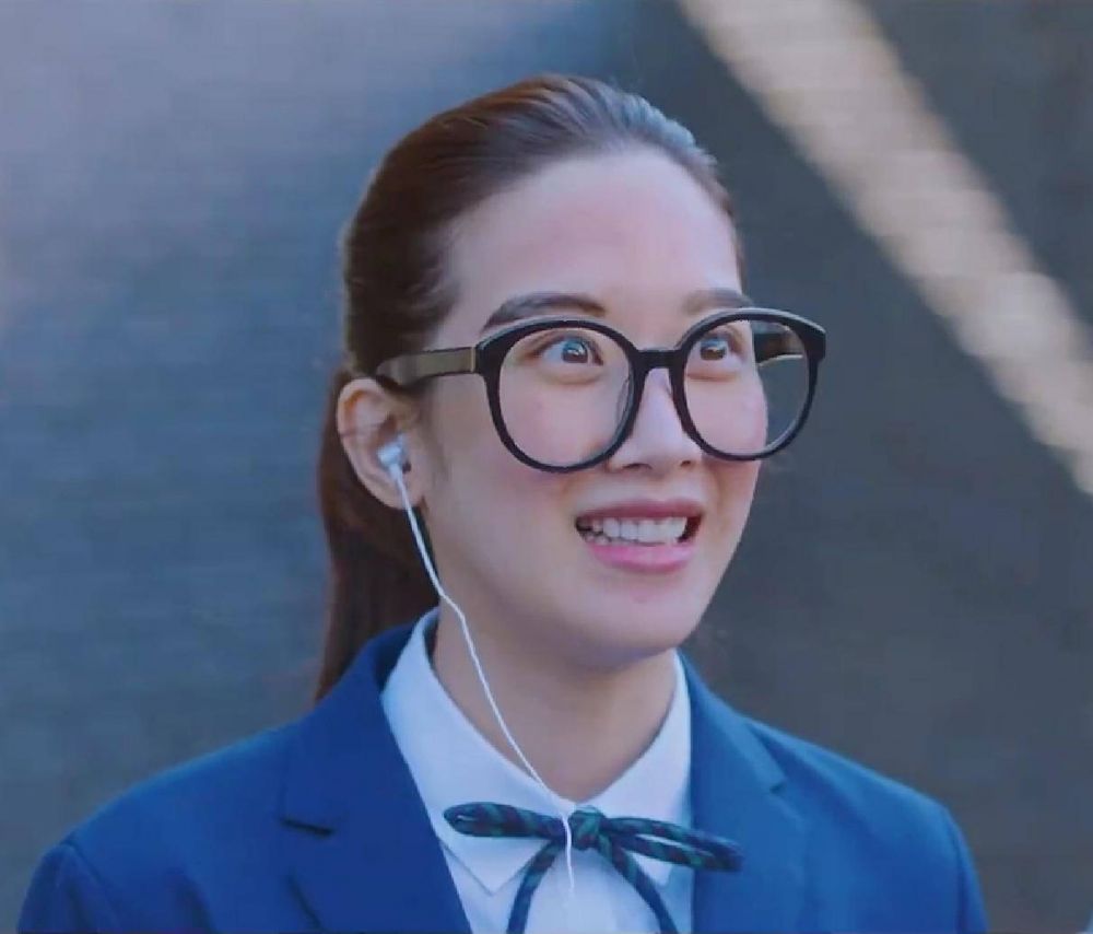 少女貪便宜應徵免費霧眉模特兒！下場超悲劇慘變「憤怒鳥」！美容師事後回應5隻字令網友笑瘋！