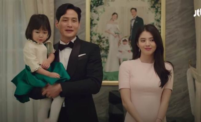 18歲女兒出軌「相差26歲繼父」！逼親生媽媽離婚連生兩孩！網民猜測前夫早有預謀？