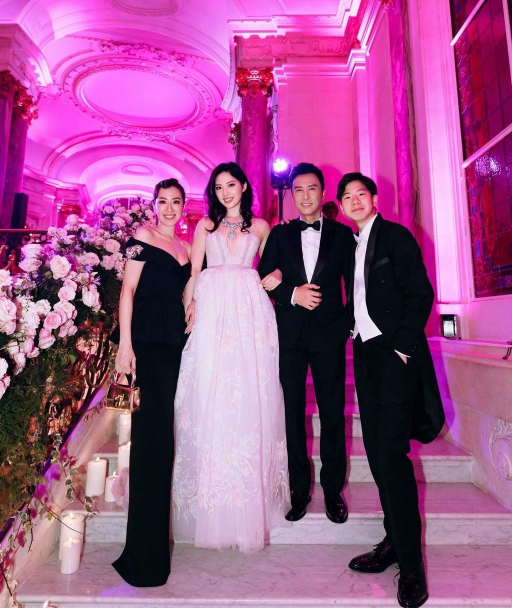 「宇宙最強」 甄子丹17歲仔仔暴風成長  身高1米8逆天長腿震驚網友！