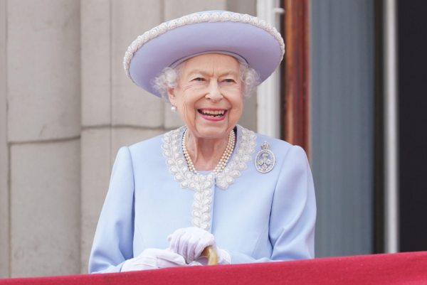 哈里王子揭英女王私下一面 遊客偶遇女王認不出  她1句搞笑回應！ 