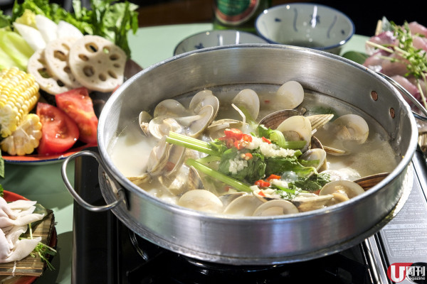 陀地大排檔賣港式火鍋 鎮店卜卜蜆 / 豪華用料沙嗲鍋&nbsp;