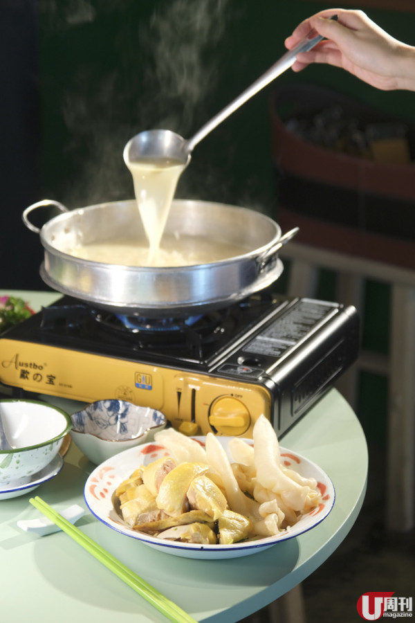 陀地大排檔賣港式火鍋 鎮店卜卜蜆 / 豪華用料沙嗲鍋&nbsp;