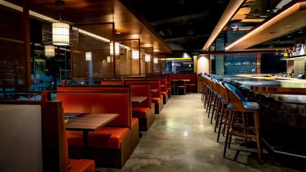 灣仔新開日式居酒屋「OZAKAYA」   海膽多士配松露醬／牛骨髓海膽麵／煙燻牡丹蝦配帶子慕斯