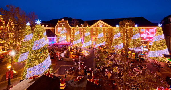 日本首個3層旋轉木馬夢幻登場 走進大型荷蘭式聖誕市集！1300萬盞燈+煙花 