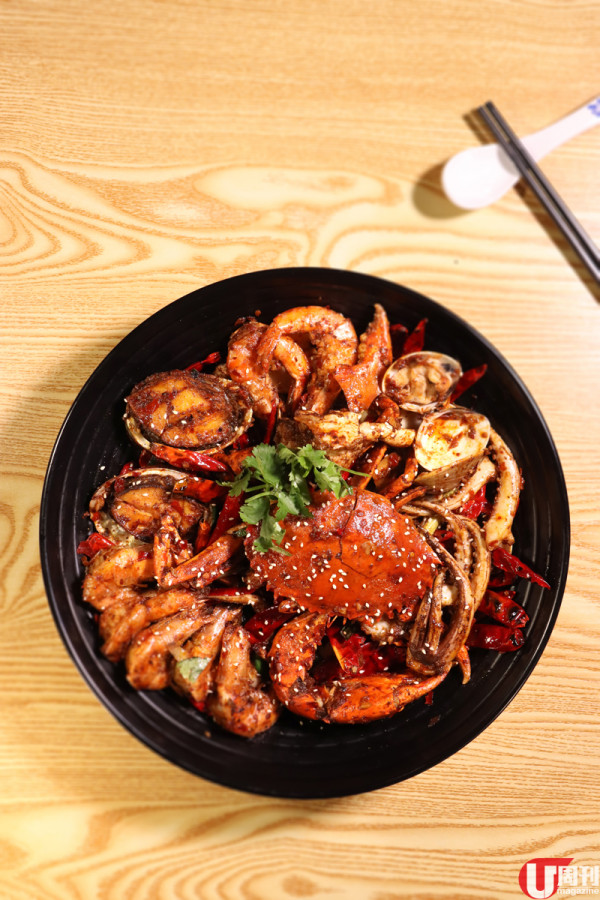 40 種香料秘製 香氣麻辣香鍋 / 60 種配料任揀