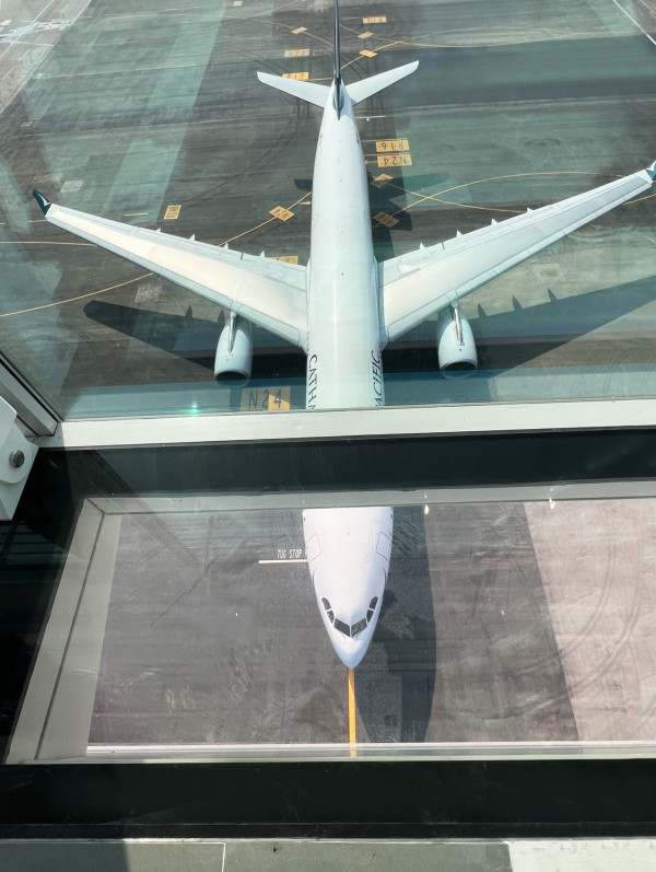 香港國際機場增2大新設施 落地玻璃天際走廊/8分鐘直達T1衛星客運廊 