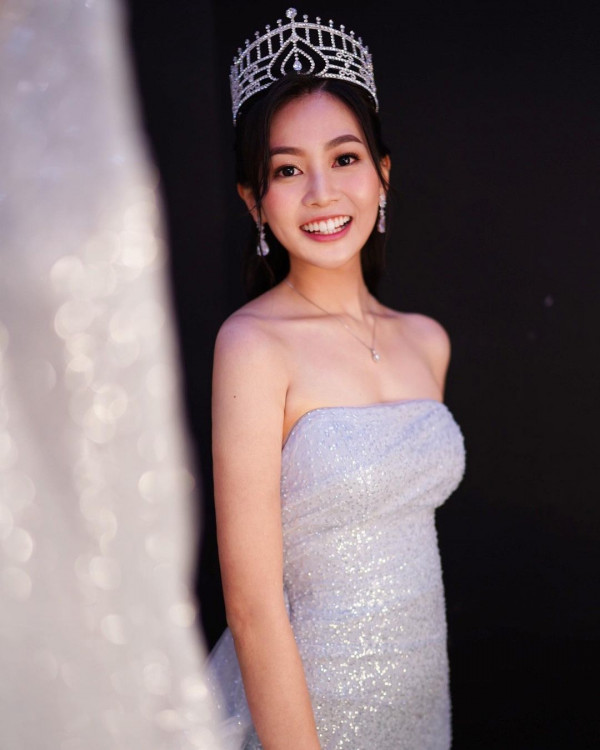 郭柏妍登「香港女星第一美」被負評質疑唔靚女 用真身ac親自回覆一句秒殺網民