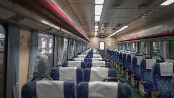 南韓首爾永登浦站火車出軌 估計至少30人受傷 