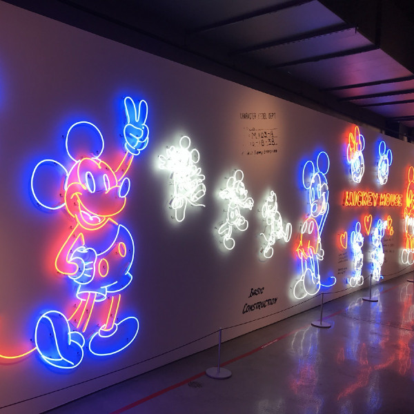 米奇藝術展12月首次登陸台灣  聯乘28位當代藝術家 陳冠希作品名「三人行」 