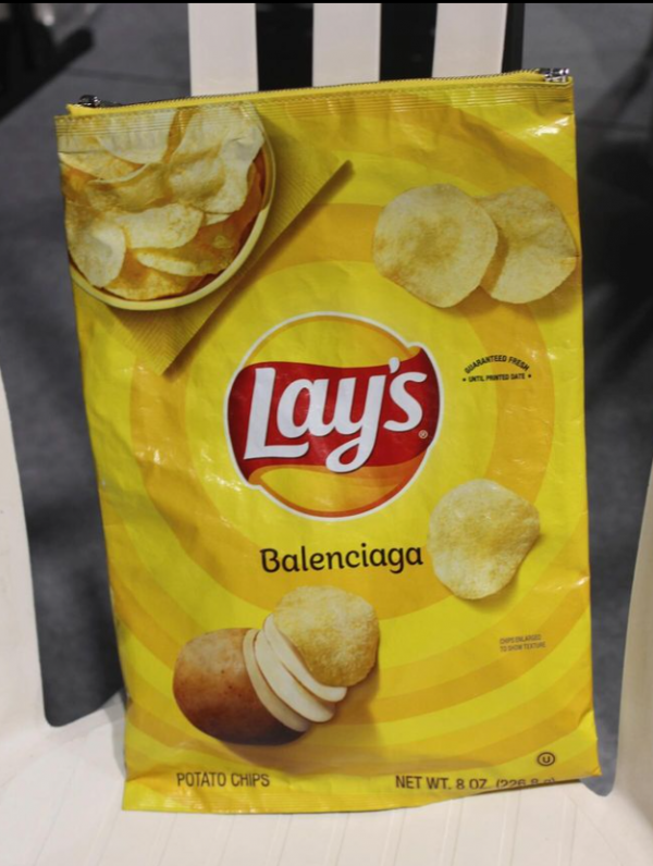 名牌Balenciaga推出最貴薯片袋 仿真度99% 未開賣內地已預購一空 