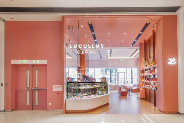 奧海城朱古力主題粉紅色cafe「LUCULLUS CACAO」   下午茶點⼼架／蟹⾁⽜油果酸種麵包吐司／⽜⾓包窩夫／Affogato