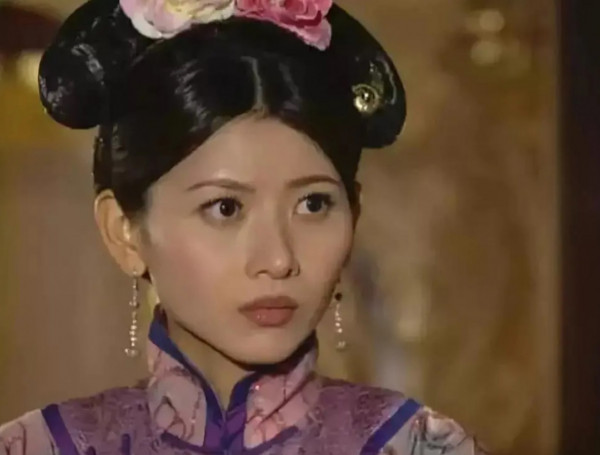 陳霽平於2004年憑《金枝慾孽》寶嬋姑姑一角獲提名TVB「本年度我最喜愛的飛躍進步女藝員」。