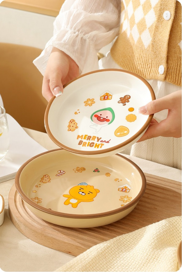 KAKAO FRIENDS聖誕款陶瓷餐具新登場 滿滿節日氣氛 薑餅人、聖誔樹圖案