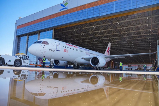 首架中國製造客機C919今早交付東航 預料2023年春季正式投入運作 