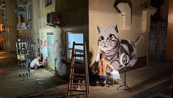 繼汀九貓被清除後奇跡出現馬灣貓、觀塘貓 港人熱心感動居港俄羅斯畫家Vladimir Boldyrev！