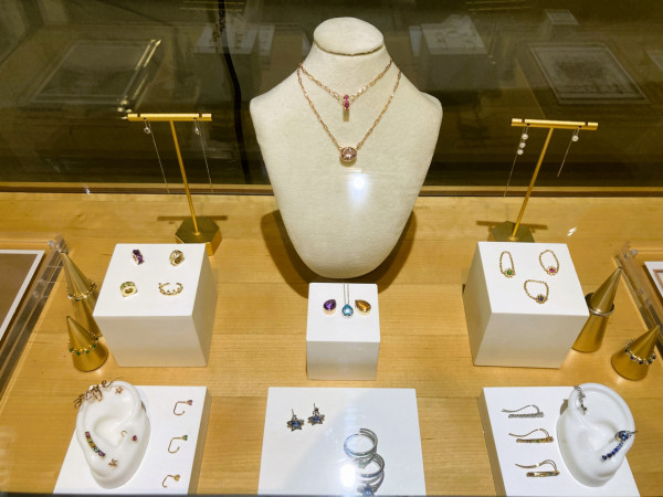 中西典雅結晶琺瑯展 盡覽古今珍貴器具/首飾/畫作