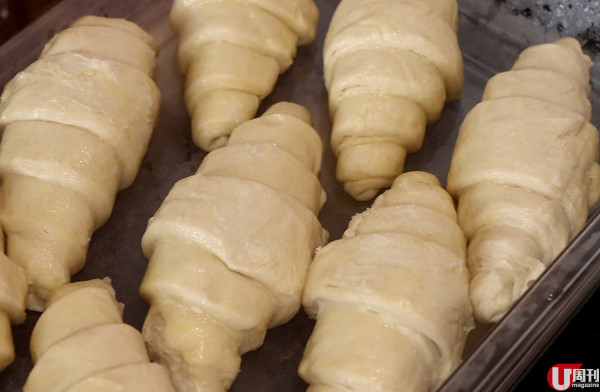 元朗牛角包窩夫店  3 款爆漿吉士口味 / 必食足料龍蝦窩夫堡