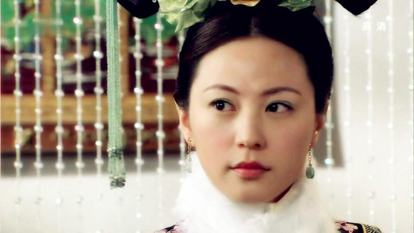 有網民翻出劉心悠2011年拍攝《步步驚心》時的舊照時，發現她以往鼻頭位置相對橢圓，不如現時尖挺，看起來比較自然。