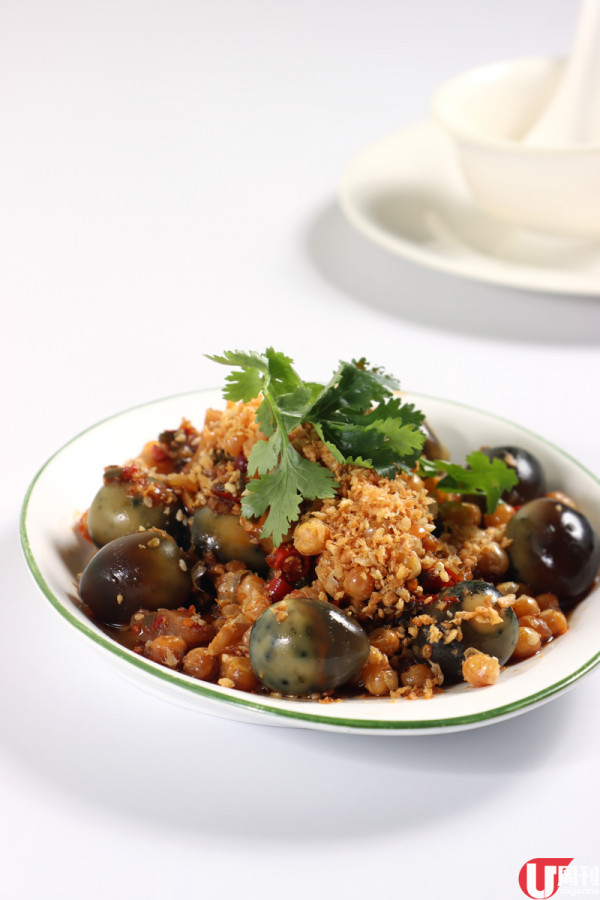 渣華道街市人氣店小二 搬去北角 / 必試刁鑽指天翅