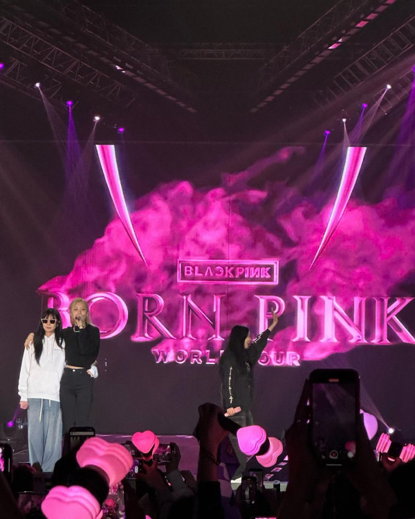 BLACKPINK香港演唱會首日行程chur爆抵港即綵排+開騷！頭場狀態大勇 Lisa甜笑比心冧粉絲