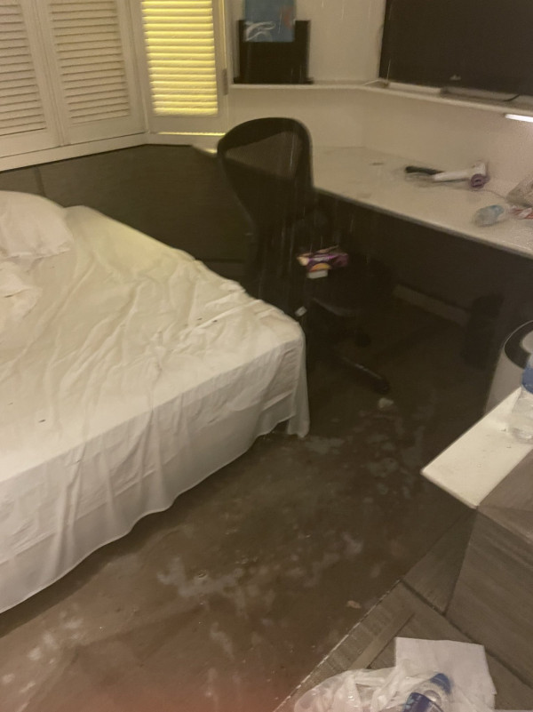 銅鑼灣酒店天花漏水頓成「水舞間」 韓國旅客因一理由險不獲賠償