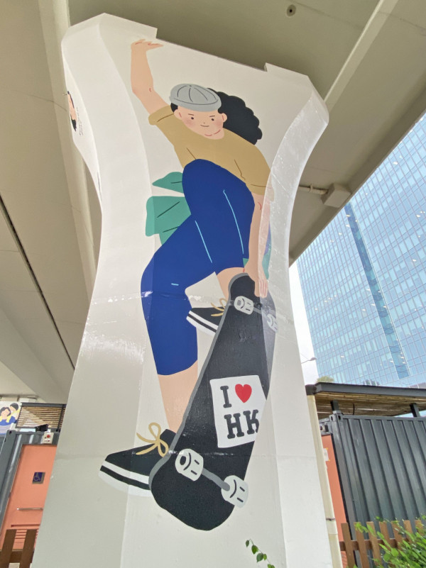 九龍好去處｜ 觀塘海濱忽現巨型壁畫打卡位 三十組橋墩呈現香港集體故事！