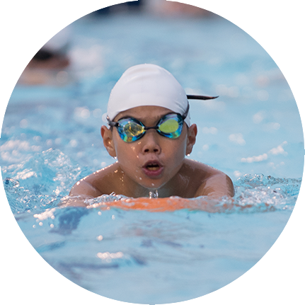 賽馬會2023年免費游泳班接受報名！20堂費用全免、送泳裝+泳鏡！