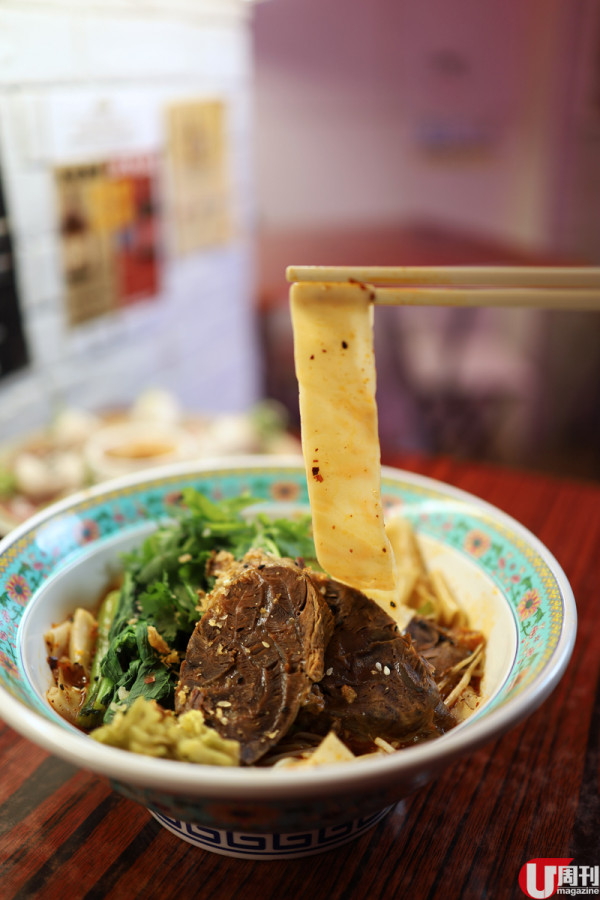 大坑街坊私藏好店 無味精麻辣牛肉褲帶麵 / 青咖喱手撕雞撈麵