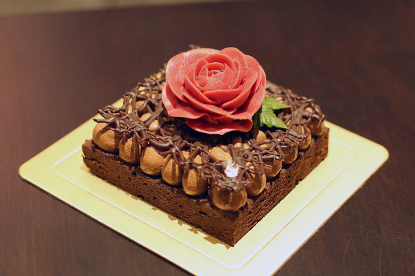 AK甜品店「雪月花」情人節限定甜品 玫瑰花朱古力軟心蛋糕／麻糬紫薯撻