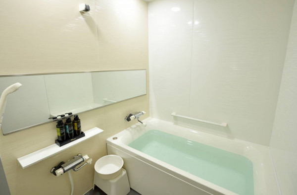 浴室格局如同日本浴室。（圖片來源：格拉斯麗台北飯店）