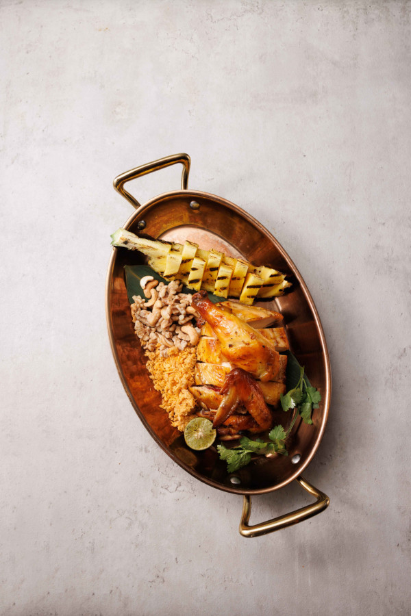 銅鑼灣新開海景新派泰菜「阿閒泰Ahan Thai」   冬蔭公海鮮焗飯／燒牛肉濃湯船麵／咸蛋黃單骨雞翼／伯爵忌廉牛角包窩夫／新張優惠！