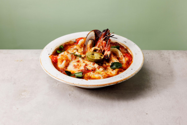 銅鑼灣新開海景新派泰菜「阿閒泰Ahan Thai」   冬蔭公海鮮焗飯／燒牛肉濃湯船麵／咸蛋黃單骨雞翼／伯爵忌廉牛角包窩夫／新張優惠！