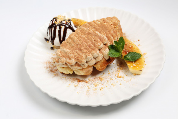 銅鑼灣新開海景新派泰菜「阿閒泰Ahan Thai」   冬蔭公海鮮焗飯／燒牛肉濃湯船麵／咸蛋黃單骨雞翼／伯爵忌廉牛角包窩夫／新張優惠！