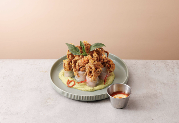 銅鑼灣新開海景新派泰菜「阿閒泰Ahan Thai」   冬蔭公海鮮焗飯／燒牛肉濃湯船麵／咸蛋黃單骨雞翼／伯爵忌廉牛角包窩夫／新張優惠！