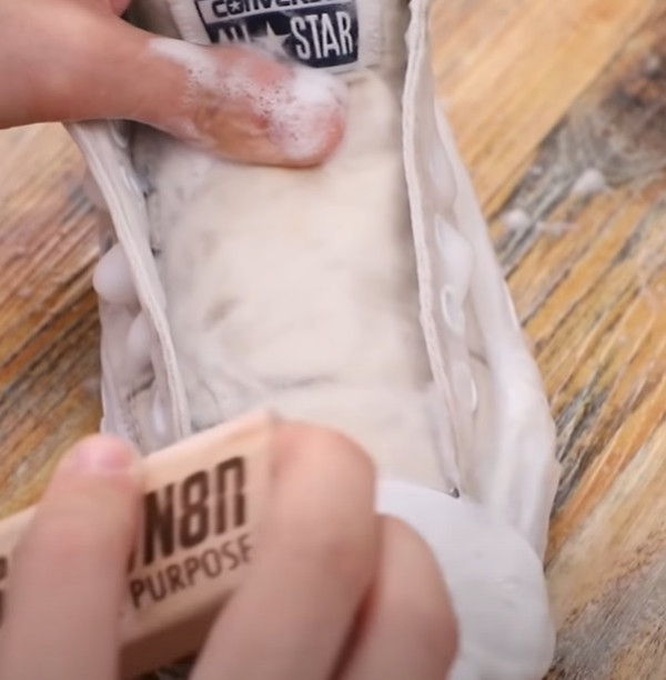 棘手帆布鞋點清理  幾耐要洗一次？機洗注意事項？