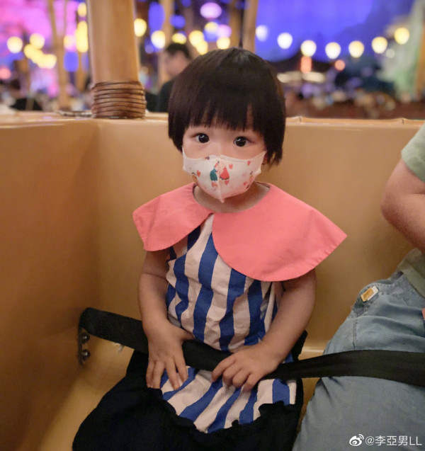 姐妹被指顏值差距大 姐妹被指顏值差距大