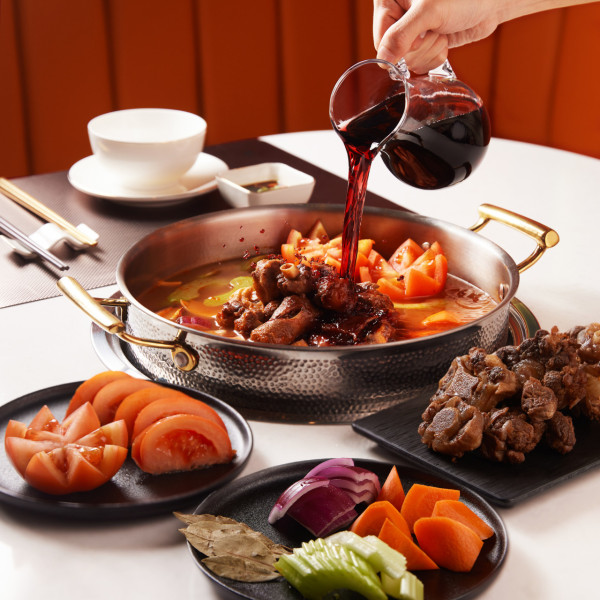 深水埗港式火鍋店推4大優惠   請搭的士／半價手切牛／宵夜7折