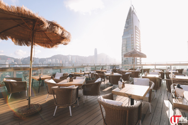 尖沙咀鬧市 "Resort" 酒吧餐廳 180 度維港靚景天台 / Fusion 美食配雞尾酒 