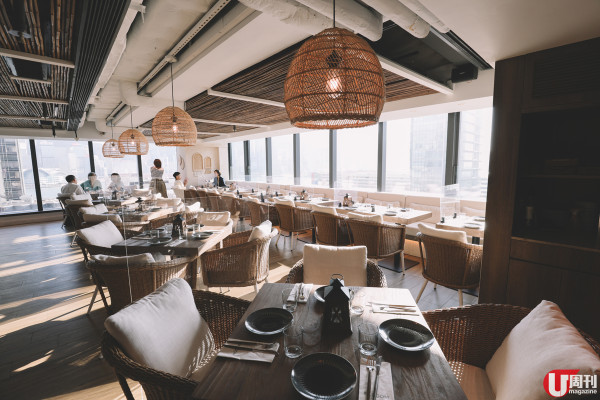 尖沙咀鬧市 "Resort" 酒吧餐廳 180 度維港靚景天台 / Fusion 美食配雞尾酒 