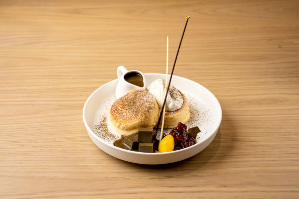 日本人氣過江龍グリル滿天星全新推出焙茶甜品系列　日式焙茶忌廉芭菲／麻糬梳乎厘班戟／香脆窩夫配雪糕