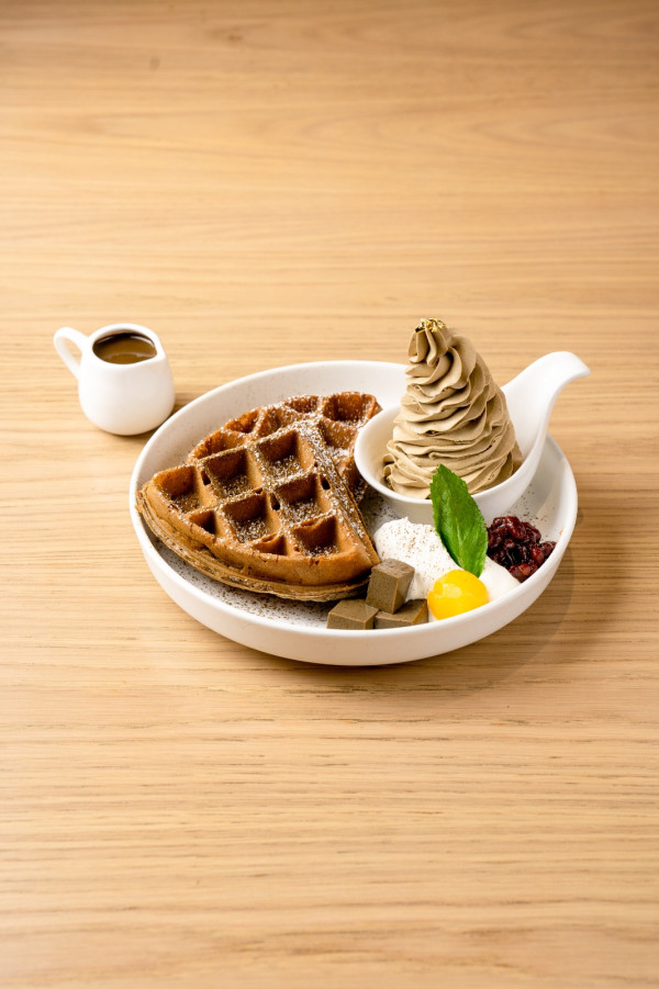 日本人氣過江龍グリル滿天星全新推出焙茶甜品系列　日式焙茶忌廉芭菲／麻糬梳乎厘班戟／香脆窩夫配雪糕