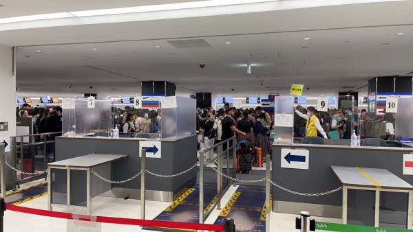 旅客逼爆東京機場入境等足5小時 3原因所致！網民分享1招避開超長人龍 
