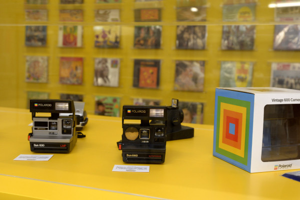 迷你倉變身「回憶博物館」 展出大量潮物、玩具、相機珍貴收藏！