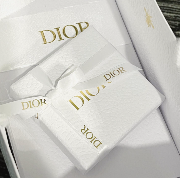 港女靠1招日本平價入手Dior 首飾/化妝品都有平！人氣Bobby袋比香港官網平$2740