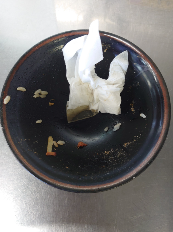 日本拉麵店斥責食客紙巾扔碗內 怒言「在家也這樣做嗎」惹網民熱議 