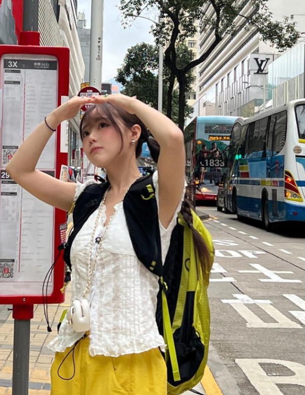 外國網紅呻來港搭車被「找假錢」 ！一度鬧上韓網熱搜？香港網民列4個疑點力撐的士司機